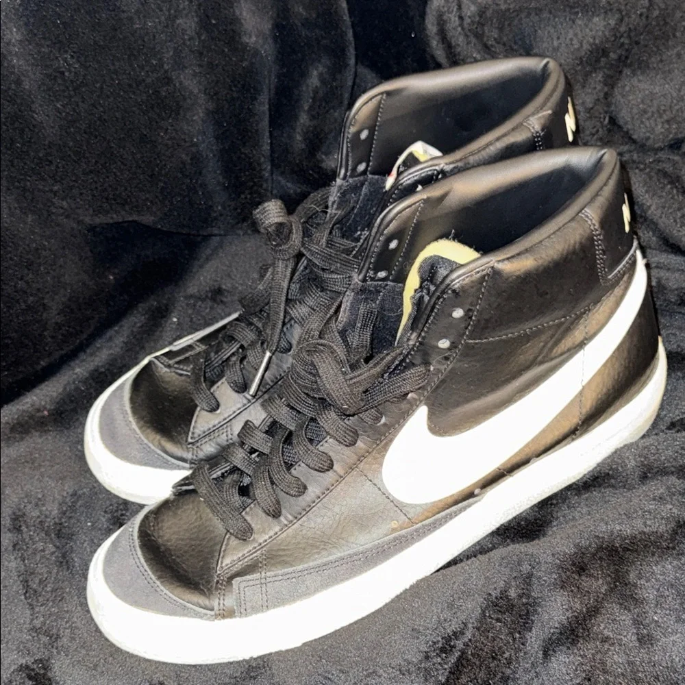 Nike Blazer Mid 77 Vintage Sz 9.5 US MENS
